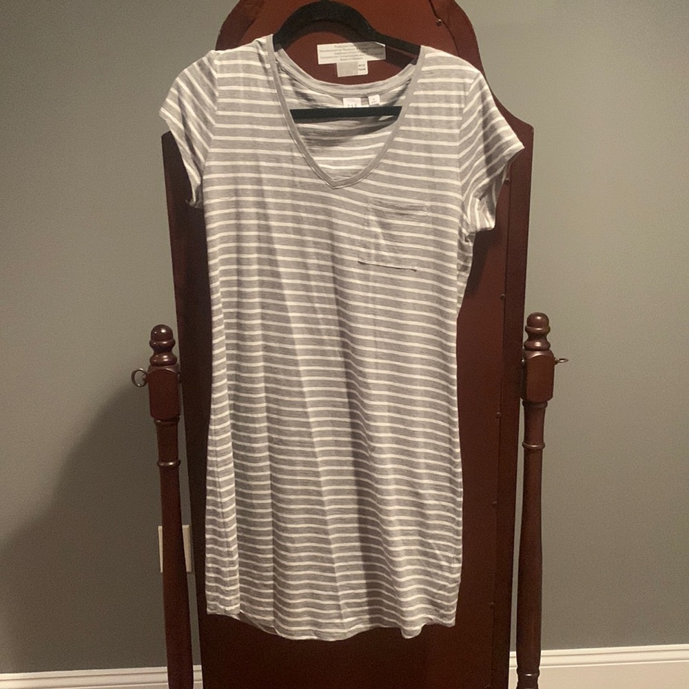 Gap Gray and white striped V-neck dress